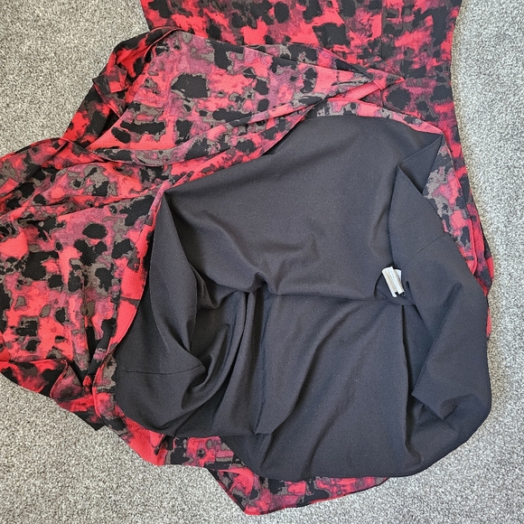 Halston sm crepe structured flowy flutter sleeve dress - Picture 12 of 17